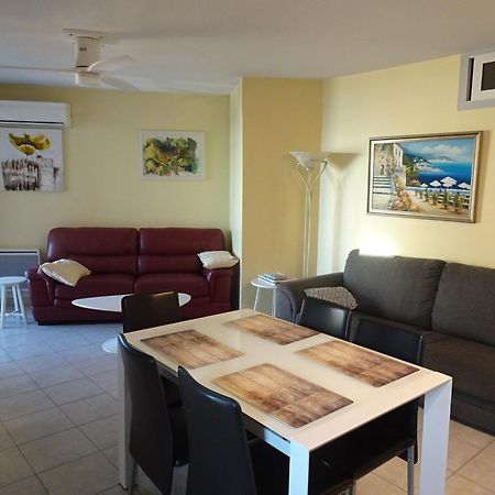 Appartement 6 Personnes Face A La Mer Cagnes-sur-Mer Exteriér fotografie